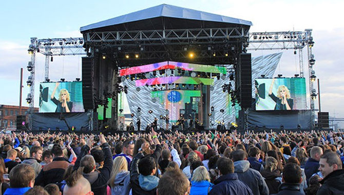 LED Background Display Screens Provide More Convenience For Stages